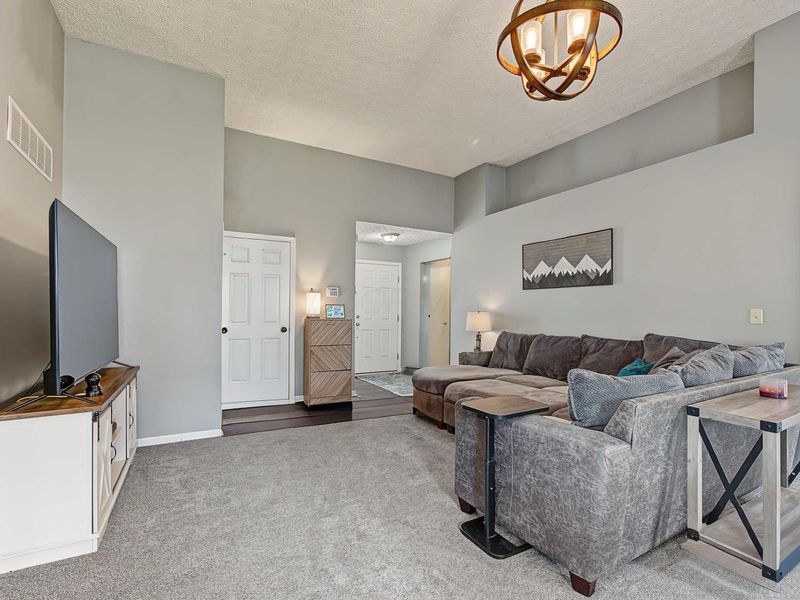9183 Prestwick Green Drive, Columbus, OH 43240 Photo 8