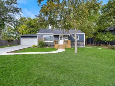 180 Summit Avenue , Orchard Park, NY 14127