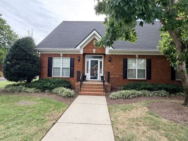 18 Wyndermere , Hendersonville, TN 37075