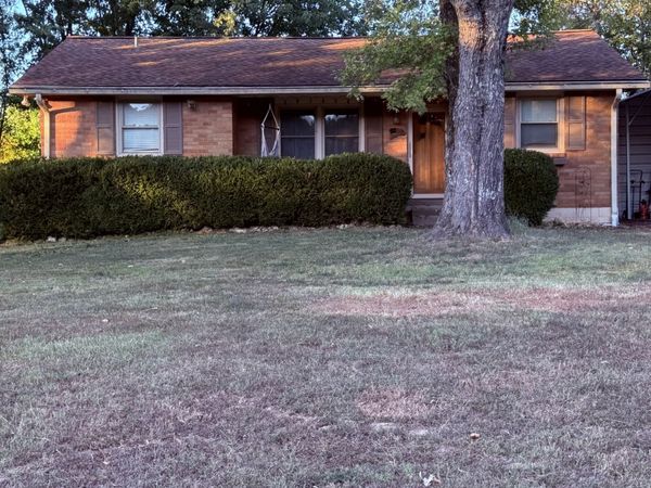 945 Bowling Branch Rd , Cottontown, TN 37048