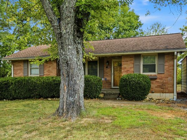 945 Bowling Branch Rd , Cottontown, TN 37048
