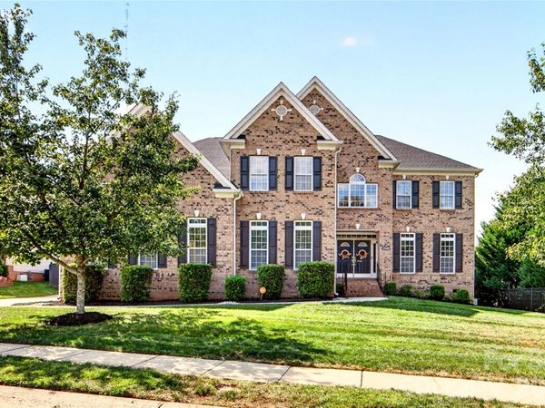 16803 Silversword Drive, Charlotte, NC 28213