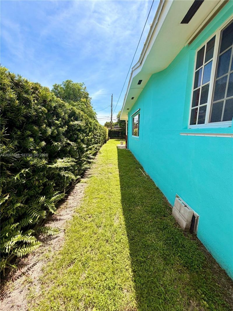 4450 SW 2nd St , Miami, FL 33134 Photo