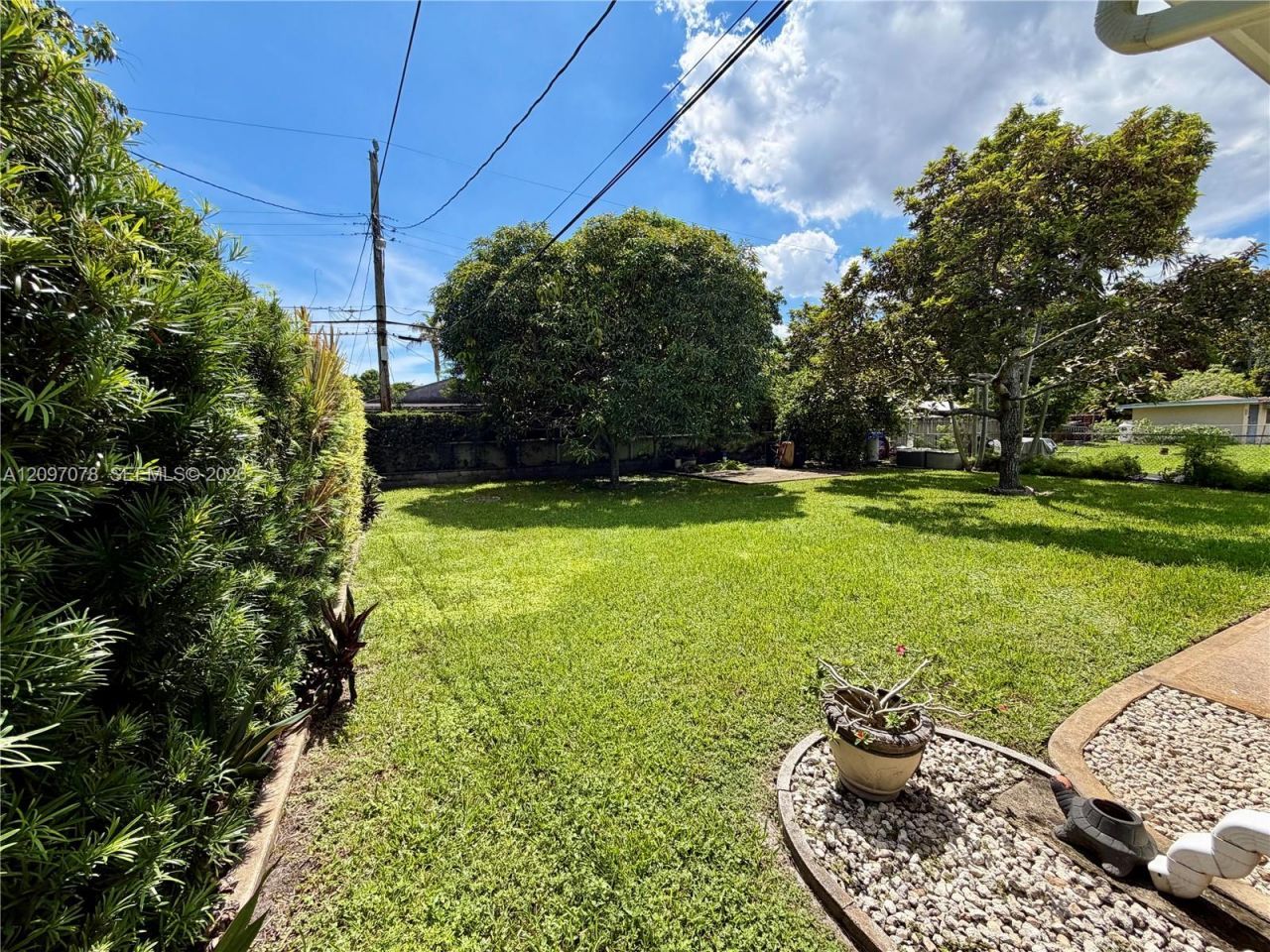 4450 SW 2nd St , Miami, FL 33134 Photo