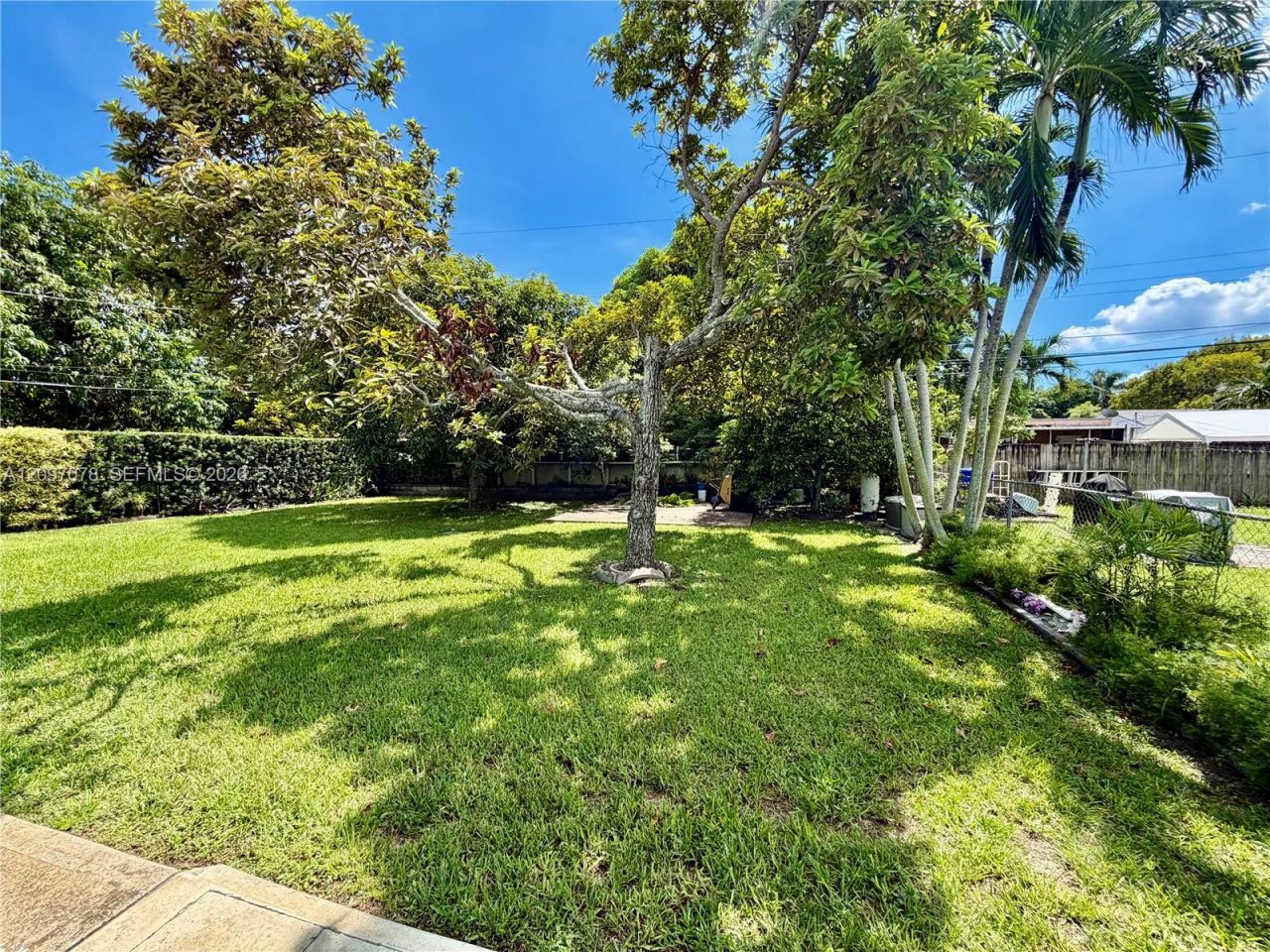 4450 SW 2nd St , Miami, FL 33134 Photo