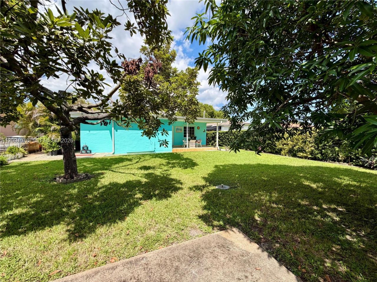 4450 SW 2nd St , Miami, FL 33134 Photo