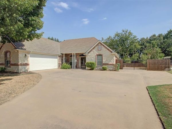 107 Heritage Place, Glen Rose, TX 76043