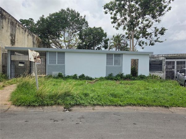 CALLE 1 BLQ A #479 ROLLING HILLS , CAROLINA, PR 00985