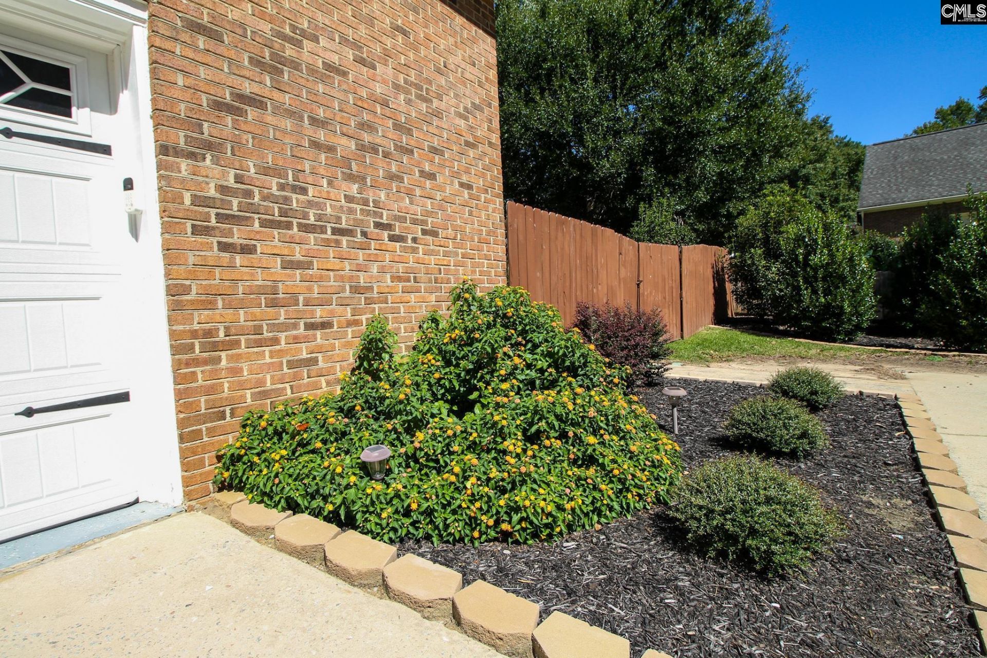 405 Shortbow Court Photo 4