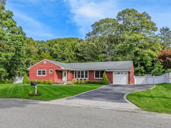 51 Beachfern Road, Center Moriches, NY 11934