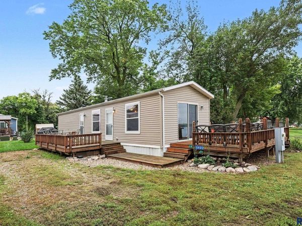6402 Fischer Pl, Unit C17, Wentworth, SD 57075