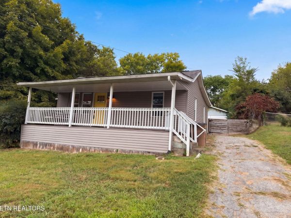 2111 Bernhurst Drive, Knoxville, TN 37918