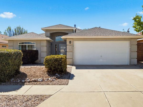 10259 Country Meadows Drive NW, Albuquerque, NM 87114