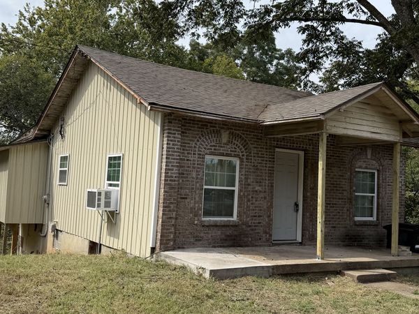 422 N Brewer St , Paris, TN 38242