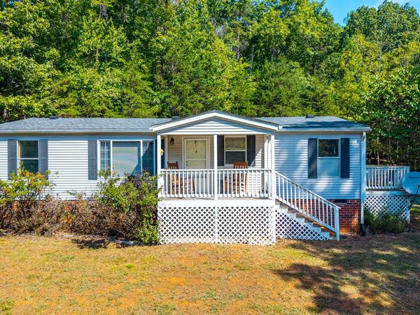 4662 Altice RD, Moneta, VA 24121