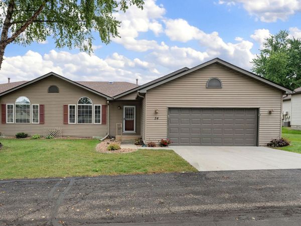 34 Carriage Lane, Owatonna, MN 55060