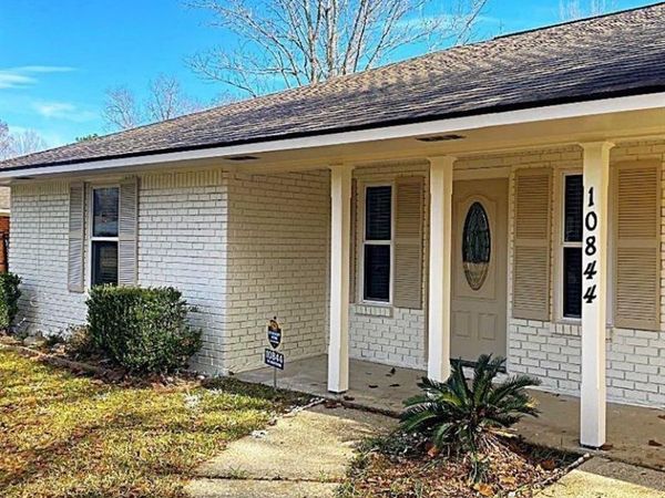 10844 Carmel Dr, Baton Rouge, LA 70818