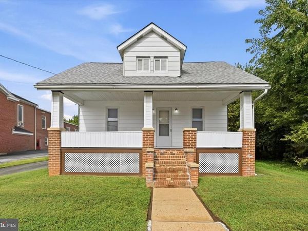 19 W MAIN STREET, CHRISTIANA, DE 19702