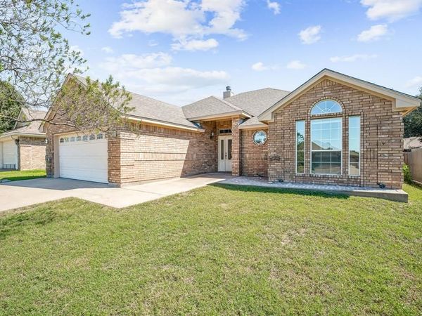 320 Midnight Shadow, Stephenville, TX 76401