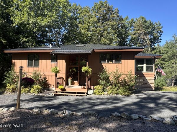 502 Canoebrook Drive , Hawley, PA 18428