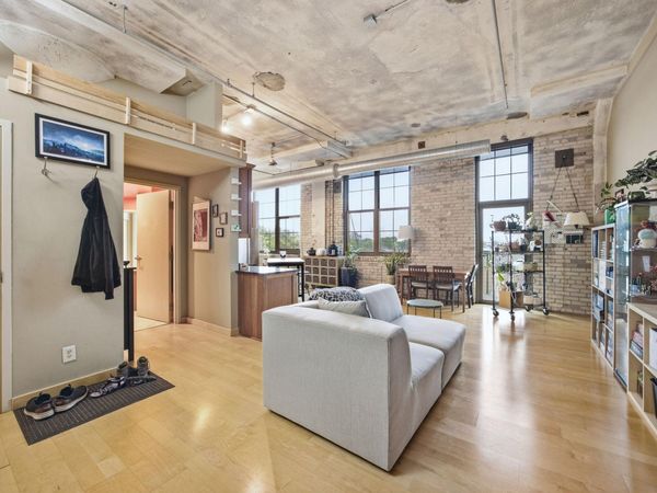 1901 E Hennepin Avenue, Unit 303, Minneapolis, MN 55413