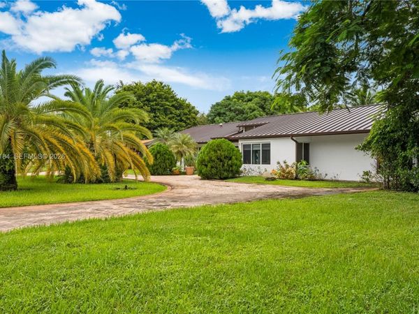 8700 SW 97th Ter, Miami, FL 33176