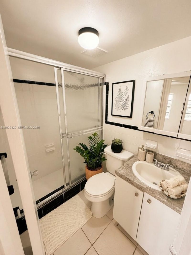 2725 W Okeechobee Rd , Unit 43, Hialeah, FL 33010 Photo