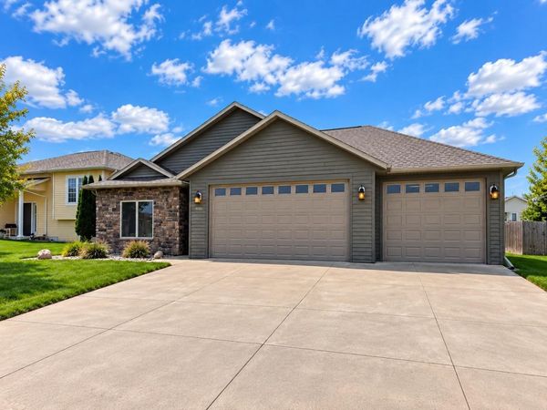 3721 Keokuk Avenue, Spirit Lake, IA 51360