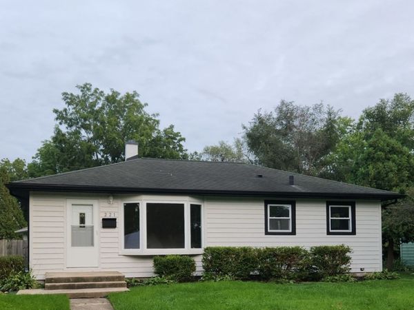 221 Sunset Terrace , Crystal Lake, IL 60014