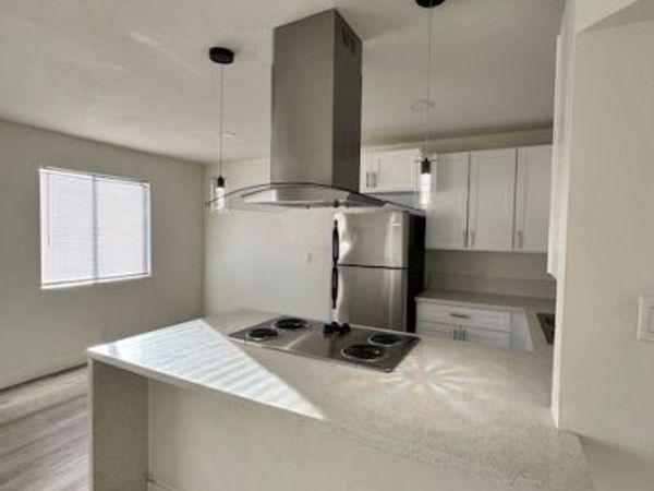 2121 Oceanus Lane, Unit 2, Las Vegas, NV 89115