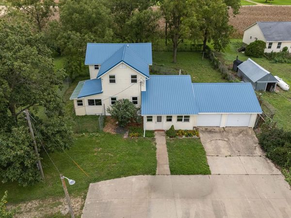 2583 165th Avenue , Calamus, IA 52729
