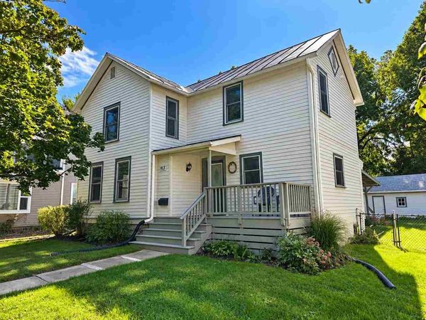 913 Walnut St., Iowa City, IA 52240