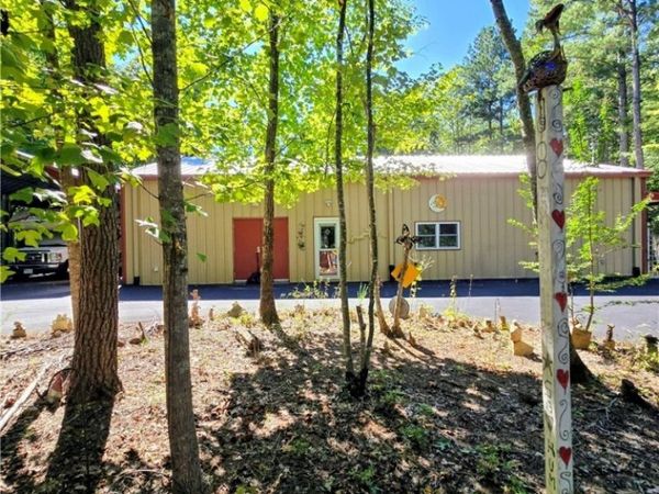 5104 Double Bridges Road , Meherrin, VA 23954