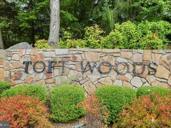 40 TOFT WOODS WAY, MEDIA, PA 19063