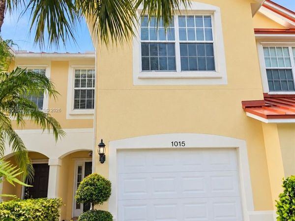 1015 Pinewood Lake Ct , Unit 1015, Green Acres, FL 33415