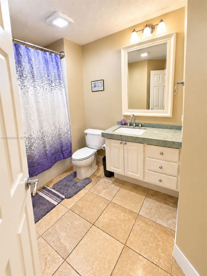 1015 Pinewood Lake Ct , Unit 1015, Greenacres, FL 33415 Photo