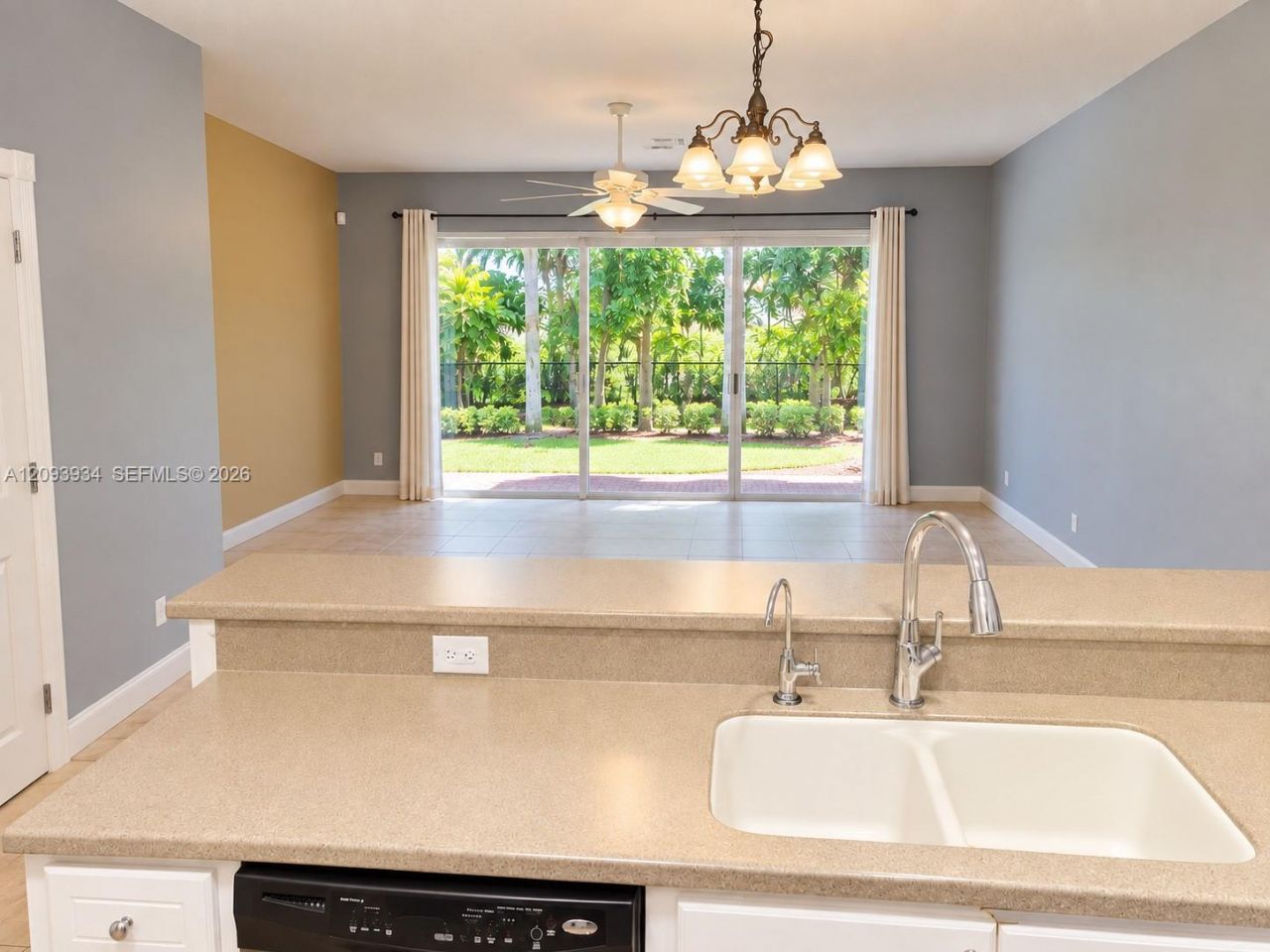 1015 Pinewood Lake Ct , Unit 1015, Greenacres, FL 33415 Photo