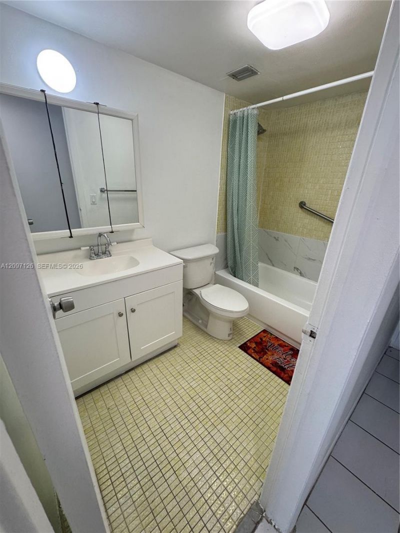 1470 NE 125th Ter , Unit 205, North Miami, FL 33161 Photo