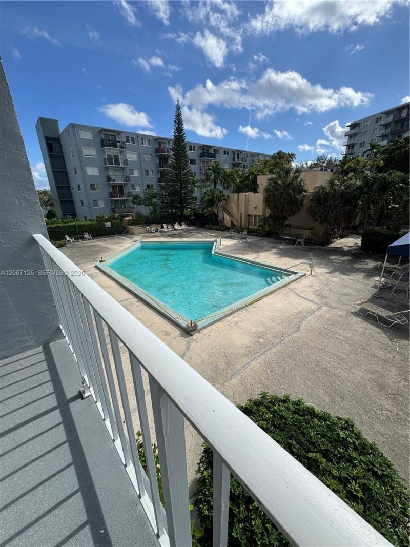 1470 NE 125th Ter , Unit 205, North Miami, FL 33161 Photo