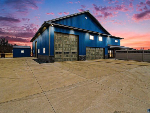 27404 470th Ave, Lennox, SD 57039