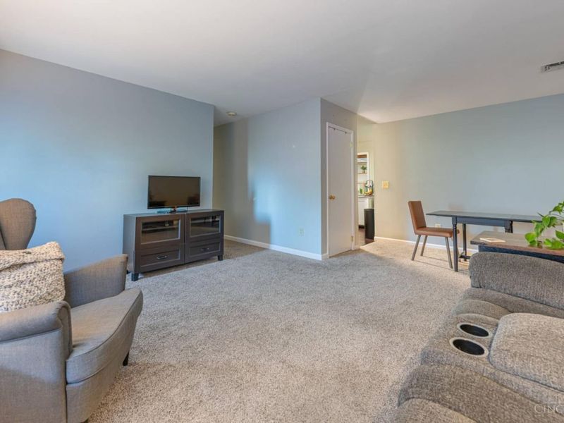 11846 Ramsdale Court, Springdale, OH 45246 Photo 3