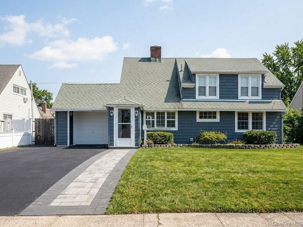 59 March Lane, Westbury, NY 11590