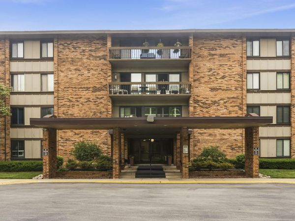 101 Lake Hinsdale Drive , Unit 108, Willowbrook, IL 60527