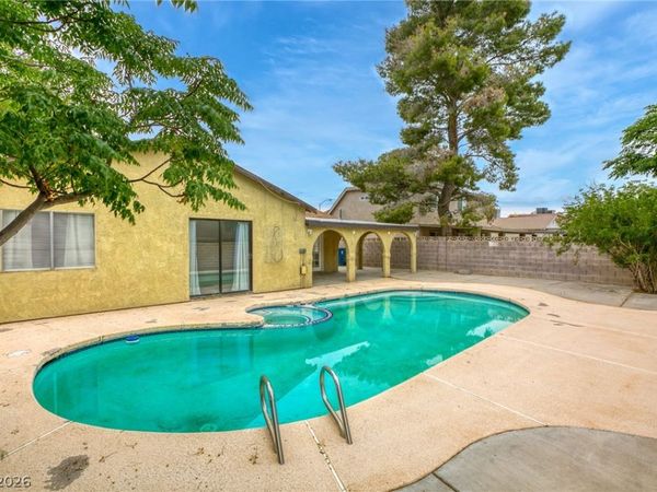 4828 Knollwood Drive , Las Vegas, NV 89147