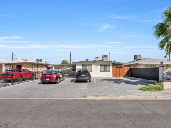 724 N 9th Street, Las Vegas, NV 89101