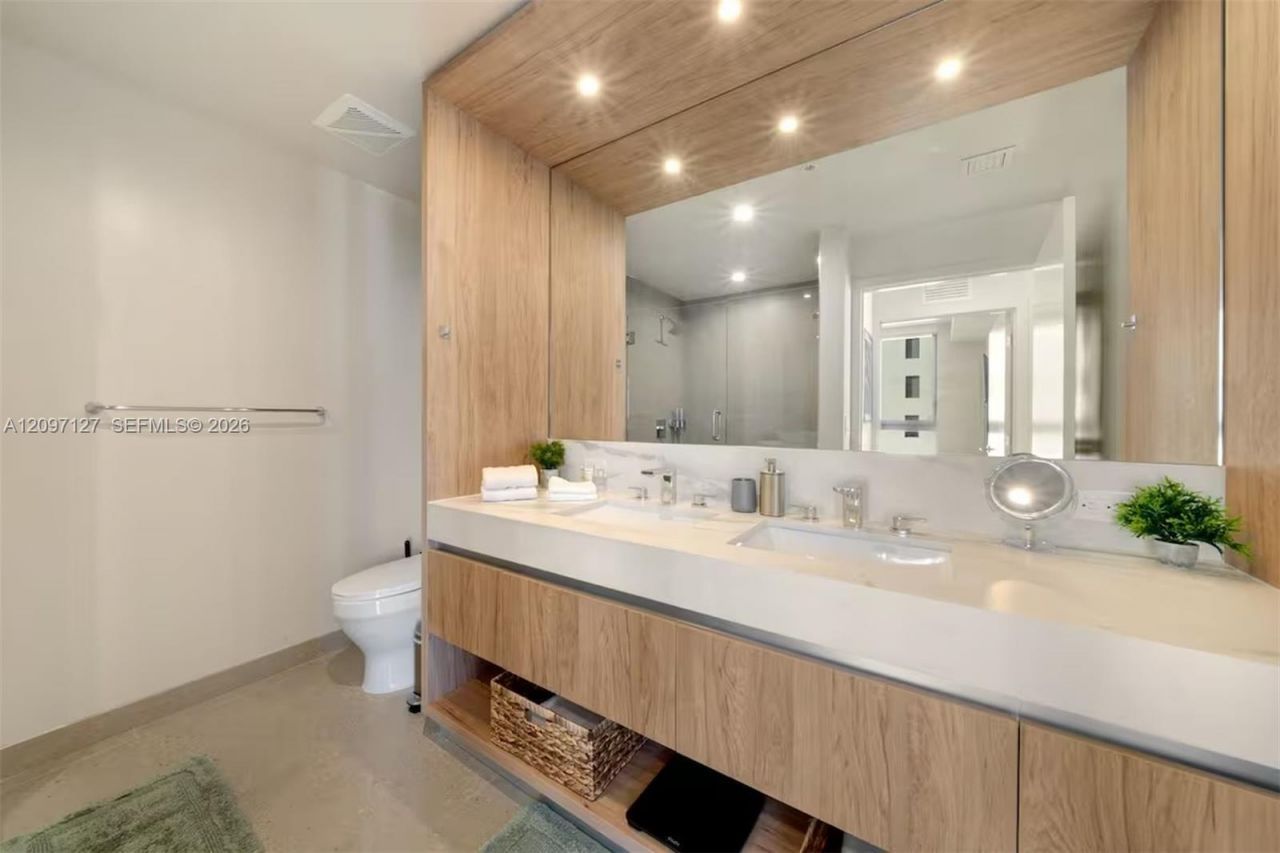 11 NE 6th St , Unit 3214, Miami, FL 33132 Photo