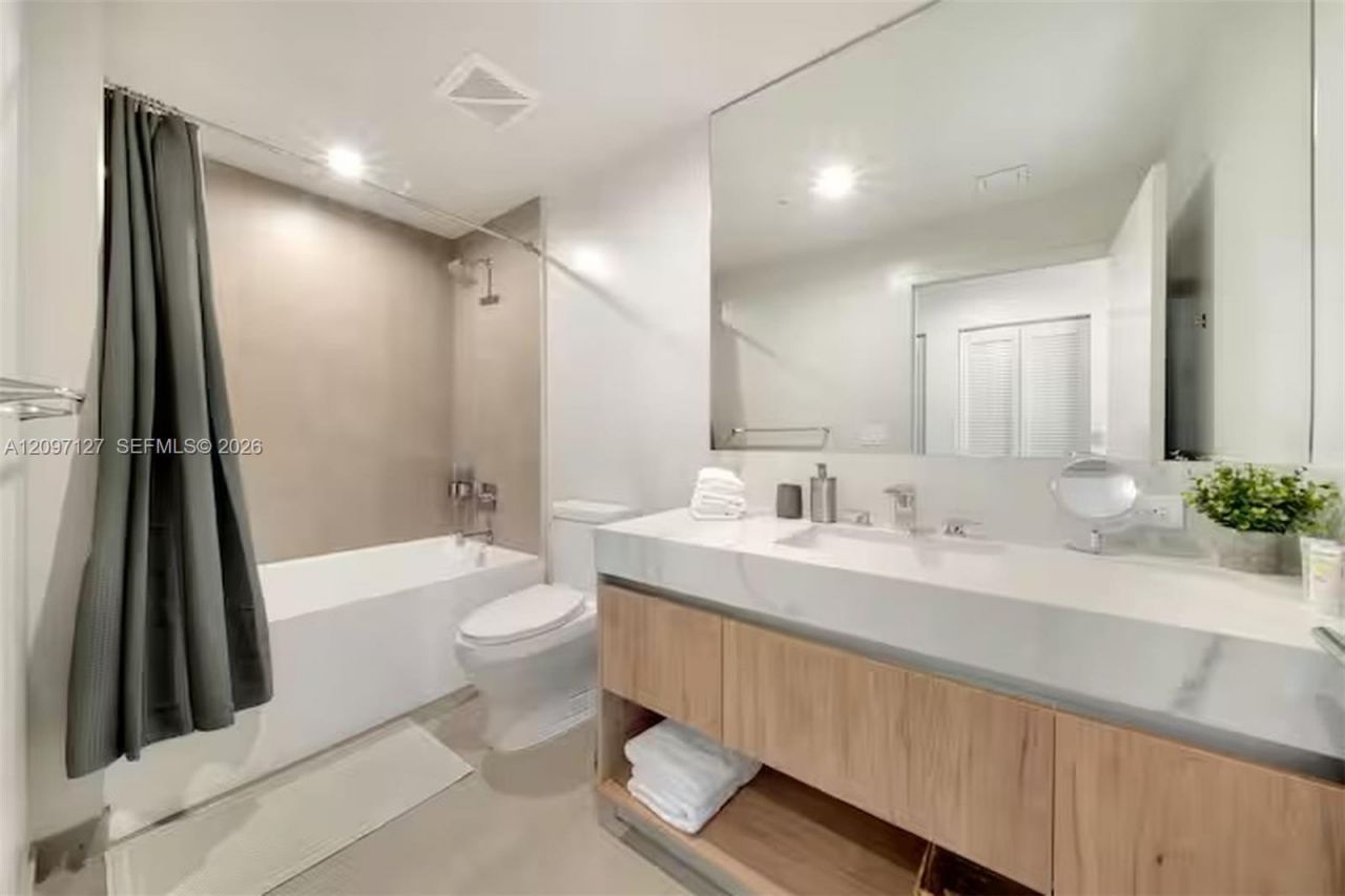 11 NE 6th St , Unit 3214, Miami, FL 33132 Photo