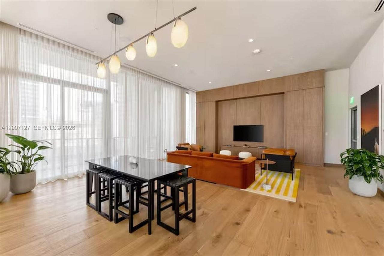 11 NE 6th St , Unit 3214, Miami, FL 33132 Photo