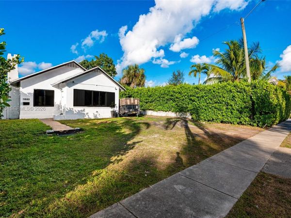 1683 NE 168th St , North Miami Beach, FL 33162