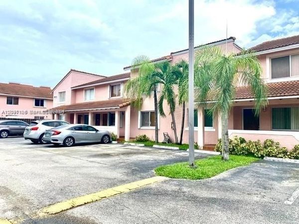 8025 Lake Dr , Unit 204, Doral, FL 33166